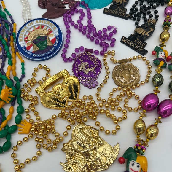 Lot of 29 Vintage Mardi Gras Beads Necklaces Endymion Tucks Zulu Jazz Centurions - Picture 6 of 15